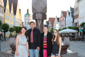 Bild von links nach rechts: Die Sprecher Franziska Kränzle (geb. Feil), Lukas Denk und Kathrin Pöhlmann sowie Schriftführerin Corinna Pütz
